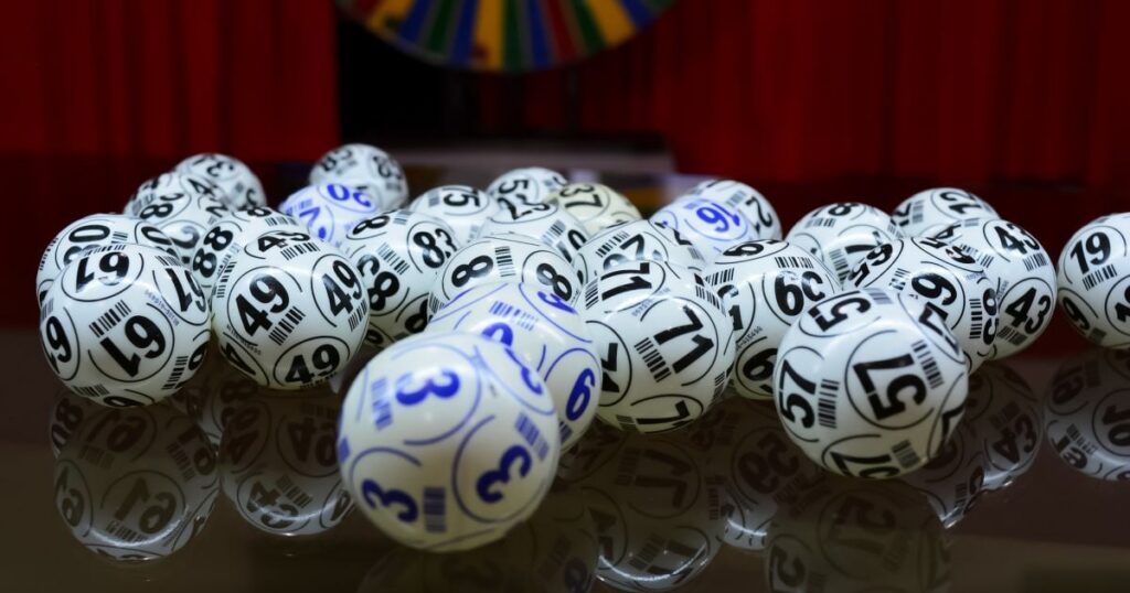 Жінка втратила чоловіка і виграла майже 59 мільярдів гривень: вона шокувала історією, як їй допоміг покійний Жінка втратила чоловіка і виграла майже 59 мільярдів гривень: вона шокувала історією, як їй допоміг покійний