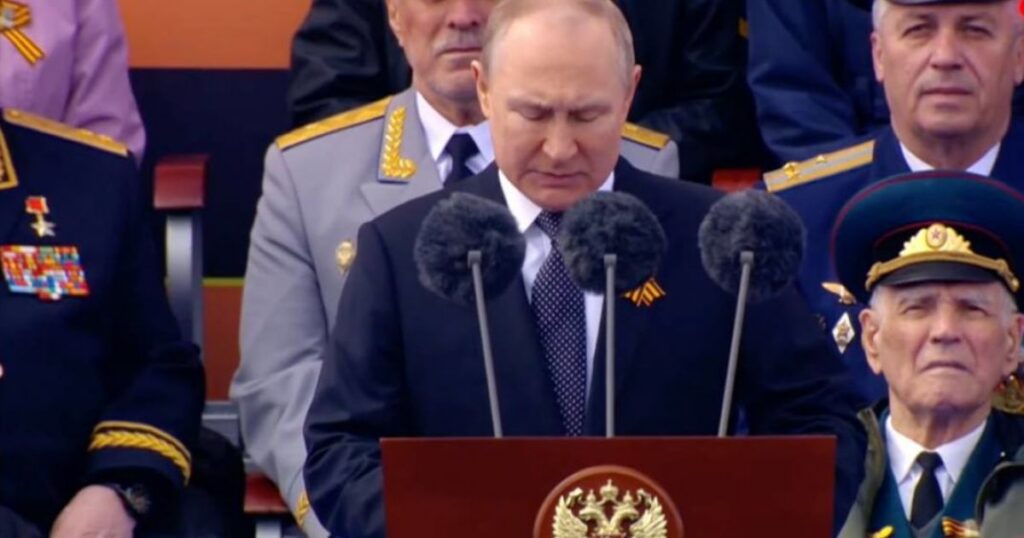 Парад 9 травня став символом вразливості Путіна: NYT про те, що буде з Росією далі — Політика