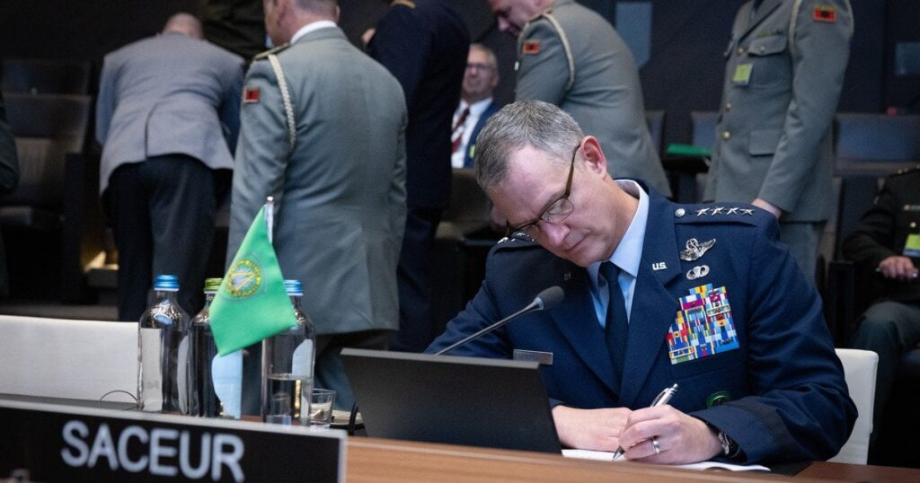 Блеф Кремля: генерал НАТО пояснив, чому Росія насправді не боїться Альянсу Блеф Кремля: генерал НАТО пояснив, чому Росія насправді не боїться Альянсу