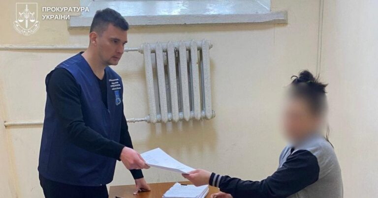 Підпали Дверей на Оболоні: 41-річна Киянка Постає Перед Судом Через Ревнощі та Конфлікти – Фотофакт