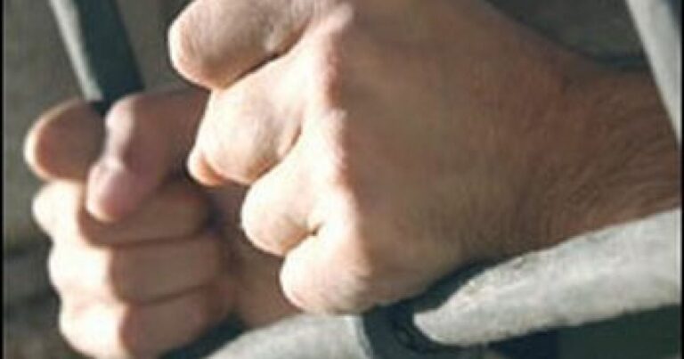 Помилкове звільнення в Британії: батько-викрадач опинився на волі через курйозну помилку