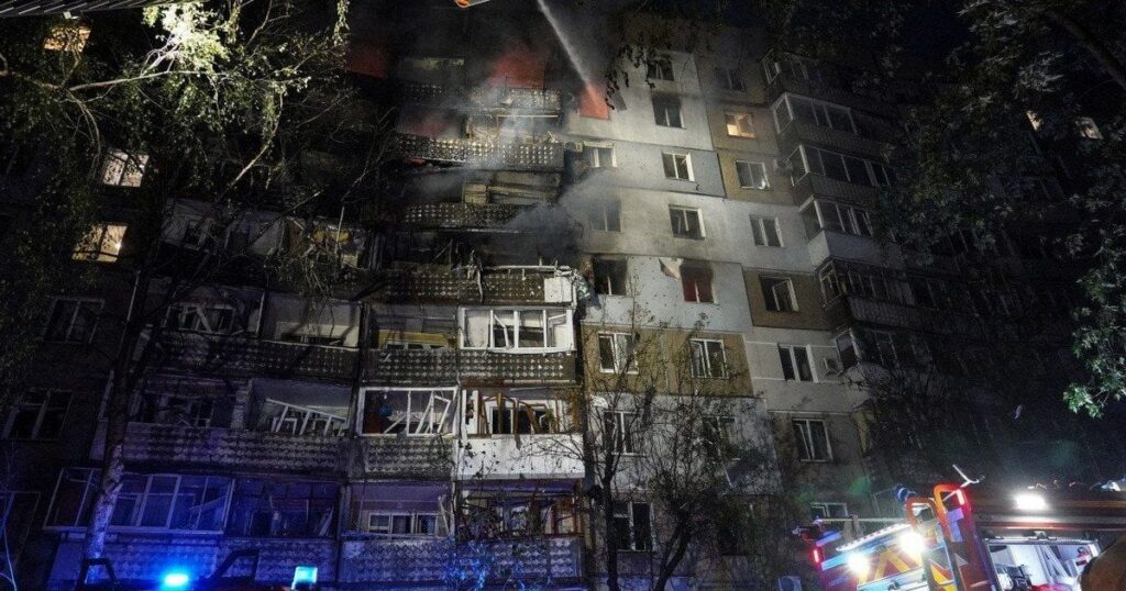 Атака РФ на Черкаси 24 травня — дрон влучив у багатоповерхівку, є травмовані діти — Укрaїнa Атака РФ на Черкаси 24 травня — дрон влучив у багатоповерхівку, є травмовані діти — Укрaїнa