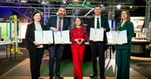 Метінвест Ахметова підтримав створення сучасних STEM-просторів у 250 ліцеях України — Укрaїнa
