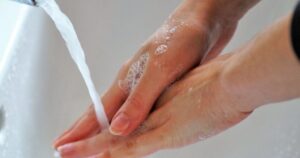 Вода в Києві – КМВА спростувала чутки про руйнування, але попередила про ризики атак — Київ