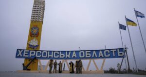 Гуманітарна катастрофа на Херсонщині: тисячі людей в блокаді, росіяни вбивають тих, хто прагне врятуватися