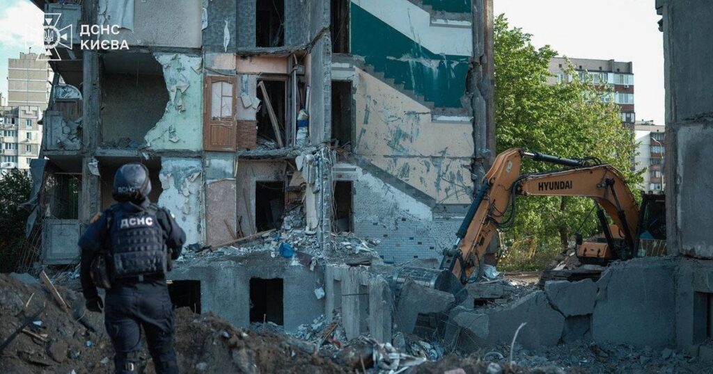 Удар Росії по Києву 14 травня: Клименко розповів, як ракета зруйнувала будинок на Дарниці — Укрaїнa Удар Росії по Києву 14 травня: Клименко розповів, як ракета зруйнувала будинок на Дарниці — Укрaїнa