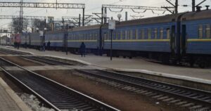 Жахлива трагедія на Львівщині: потяг Київ-Ужгород зійшов з рейок після зіткнення з вантажівкою – деталі та наслідки