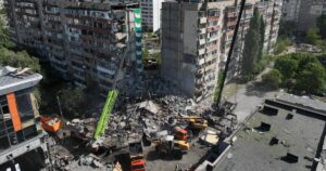 НЕБЕЗПЕЧНА ПАМ’ЯТЬ: ПІДРУЧНИК З ІМЕН УКРАЇНЦІВ, ЯКИХ ЗАБРАЛА РАКЕТА 14 ТРАВНЯ 2026 РОКУ У КИЄВІ