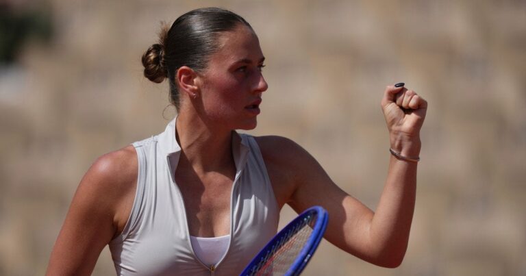 Марта Костюк: Вольова Перемога на Roland Garros та Стратегія Життєвих Планів