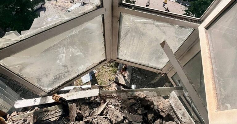 Дніпро під вогнем: Росія завдала нищівного удару по багатоповерхівках, є поранені — місто вистоїть!