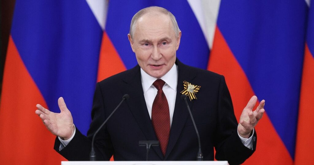 Парад Путіна 9 травня показав, що Україна переламує перебіг війни – WSJ — Світ