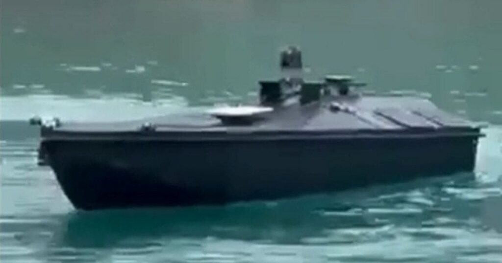 Морський дрон Magura V3 — у водах Греції знайшли безпілотник із детонаторами — Світ