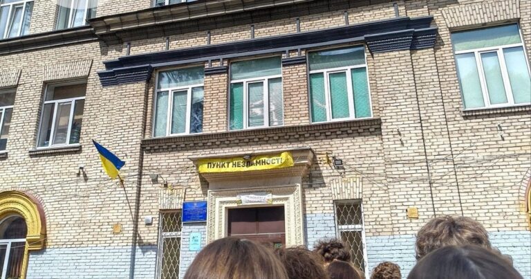 Гучний скандал у Києві: що насправді сталося з вчителькою біля “Пункту Незламності”?
