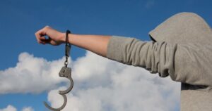 На Волині підлітки обікрали жінку на $18 тис і купили собі мотоцикл — Укрaїнa