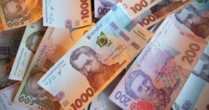 Допомога одиноким матерям — Мінсоцполітики уточнило умови та розрахунок виплат 2026 — Гроші