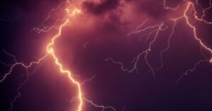 Апокаліпсис травня: Блискавки, потопи та крижаний град накрили захід України