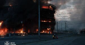 НЕЙМОВІРНІ НОВИНИ НОЧІ 24 ТРАВНЯ 2026: ПЕРЕМОГА УСИКА ТА ТРАГЕДІЯ НАД КИЄВОМ – УКРАЇНА В ЕПІЦЕНТРІ ПОДІЙ