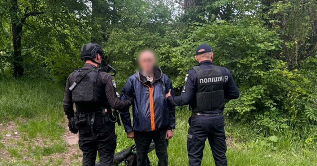 Стрілянина в Дунаївцях — На Хмельниччині чоловік відкрив вогонь по перехожих, серед них діти — Укрaїнa Стрілянина в Дунаївцях — На Хмельниччині чоловік відкрив вогонь по перехожих, серед них діти — Укрaїнa