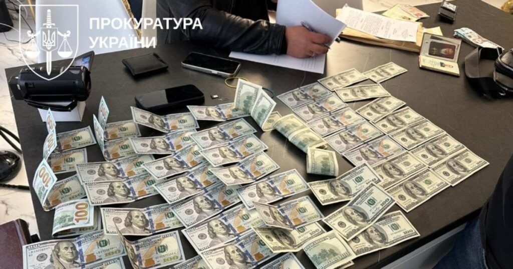 Нацполіція за гроші "кришувала" "порноофіси": деталі обшуків у трьох областях (фото) Нацполіція за гроші "кришувала" "порноофіси": деталі обшуків у трьох областях (фото)