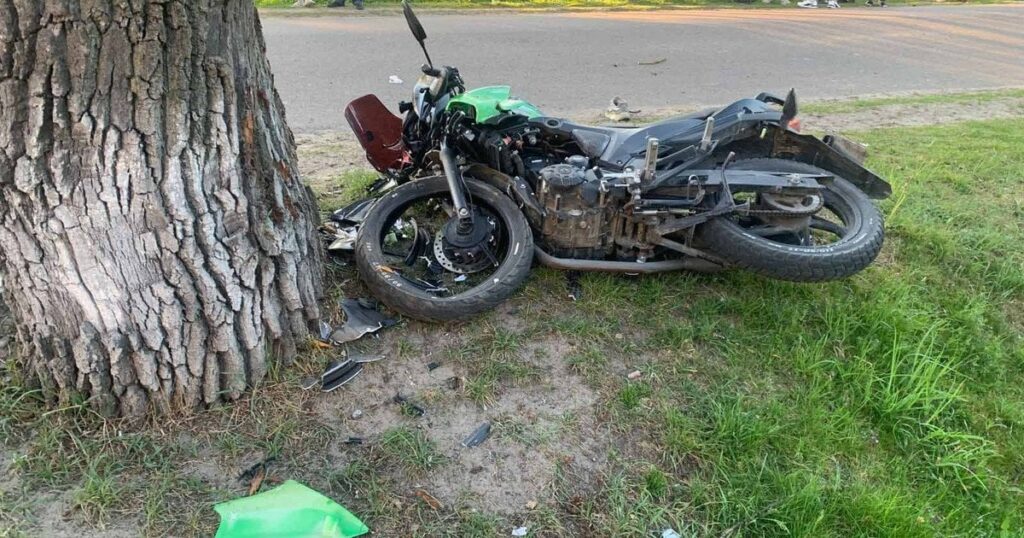 Двоє юнаків на смерть розбилися на мотоциклі на Волині: подробиці та фото Двоє юнаків на смерть розбилися на мотоциклі на Волині: подробиці та фото
