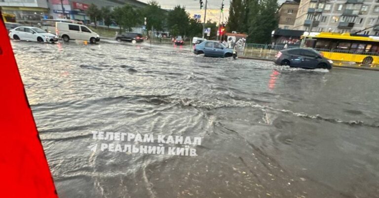Негода на Київщині: ДТЕК посилює роботу аварійних бригад та закликає до економії електроенергії