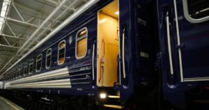 Під час масованої атаки РФ пошкодила залізницю: затримується низка поїздів по всій Україні (список)
