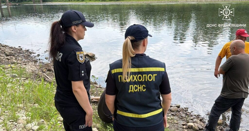 Тіло підлітка знайшли у річці Дністер на Івано-Франківщині — Укрaїнa Тіло підлітка знайшли у річці Дністер на Івано-Франківщині — Укрaїнa