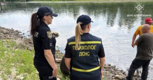 Тіло підлітка знайшли у річці Дністер на Івано-Франківщині — Укрaїнa