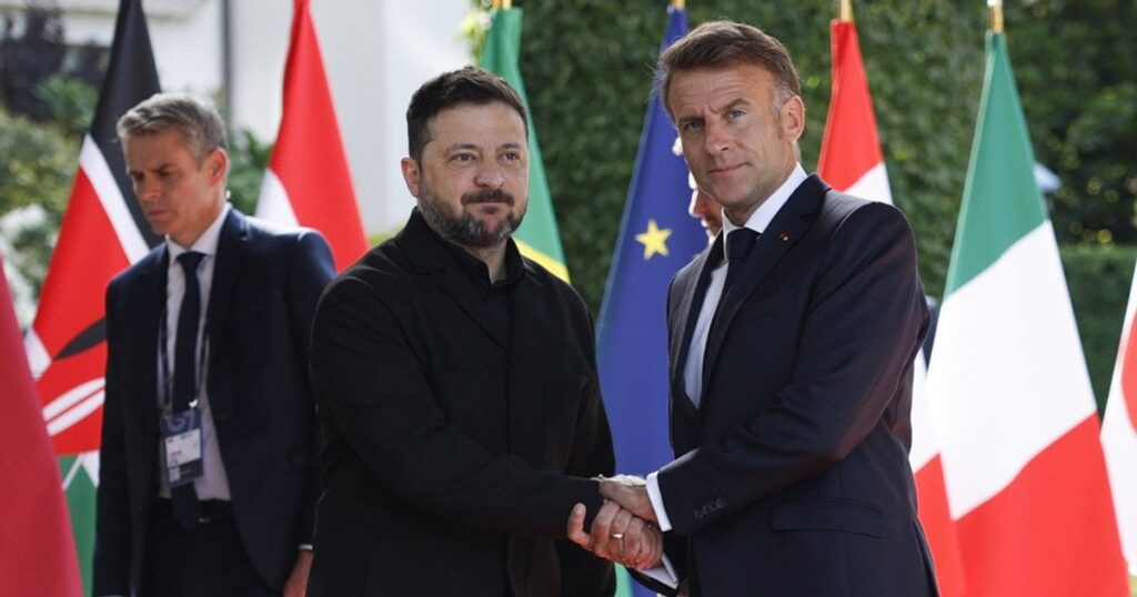 Макрон вітав учасників саміту G7 персоналізованим вибором пісень: що підібрав для Зеленського