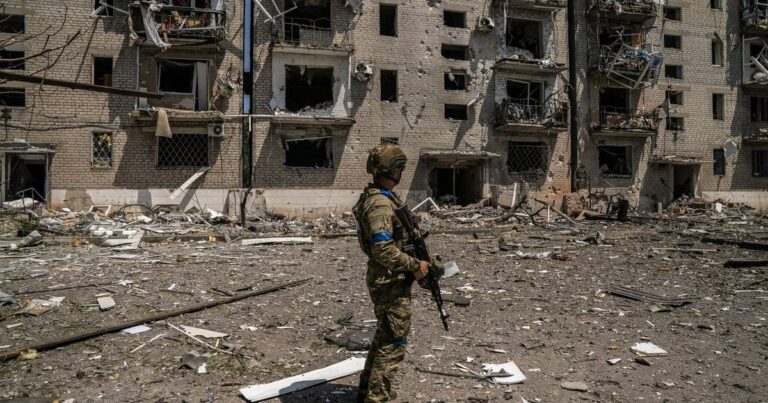 Російське вторгнення в Україну: Історичні паралелі, втрати та реалії 2026 року