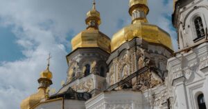Дощ після удару по Лаврі: кияни у Threads побачили знак згори — Київ