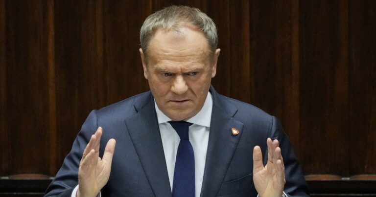 Напруженість між Польщею та Україною: Туск закликає до зниження конфлікту, але Росія тільки виграє