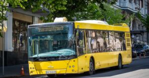 Скасування проїзду за посвідченнями: як пенсіонери та ветерани платитимуть у транспорті по-новому