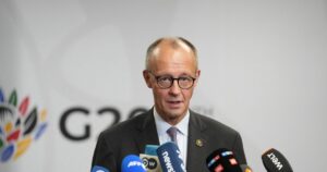 Хто визначає правила гри: Німеччина ставить крапку в переговорах з Кремлем, захищаючи Київ