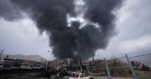 США відновлюють удари по Ірану: вибухи поблизу Тегерану та Ормузької протоки, світ на межі нової ескалації