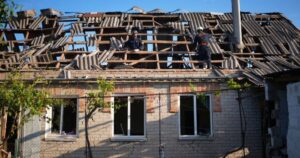 Запоріжжя під облогою: Росія вдарила “Шахедами”, ракетами та дронами – є жертви та поранені