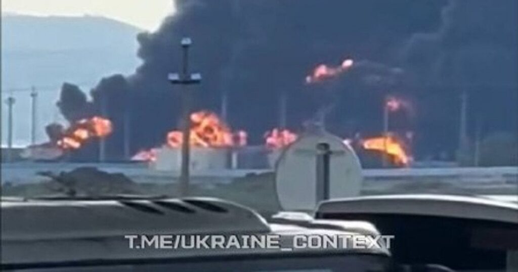Кримський міст – пожежа біля Керчі й 700+ авто в черзі після атаки дронів — Укрaїнa Кримський міст – пожежа біля Керчі й 700+ авто в черзі після атаки дронів — Укрaїнa