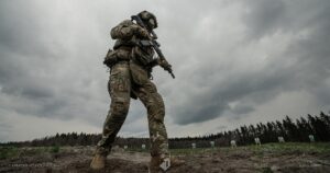 Азов посилює удари дронами по російській логістиці в районі Маріуполя та Донецька — Reuters
