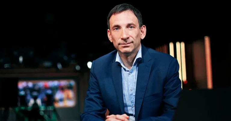 Сюрреалістичний Конфлікт: Чому Польща Шантажує Зеленського та що Насправді Стоїть за Суперечкою з Україною