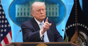 "Ми навіть зброю безкоштовно не даємо": Трамп ще раз заговорив про війну в Україні