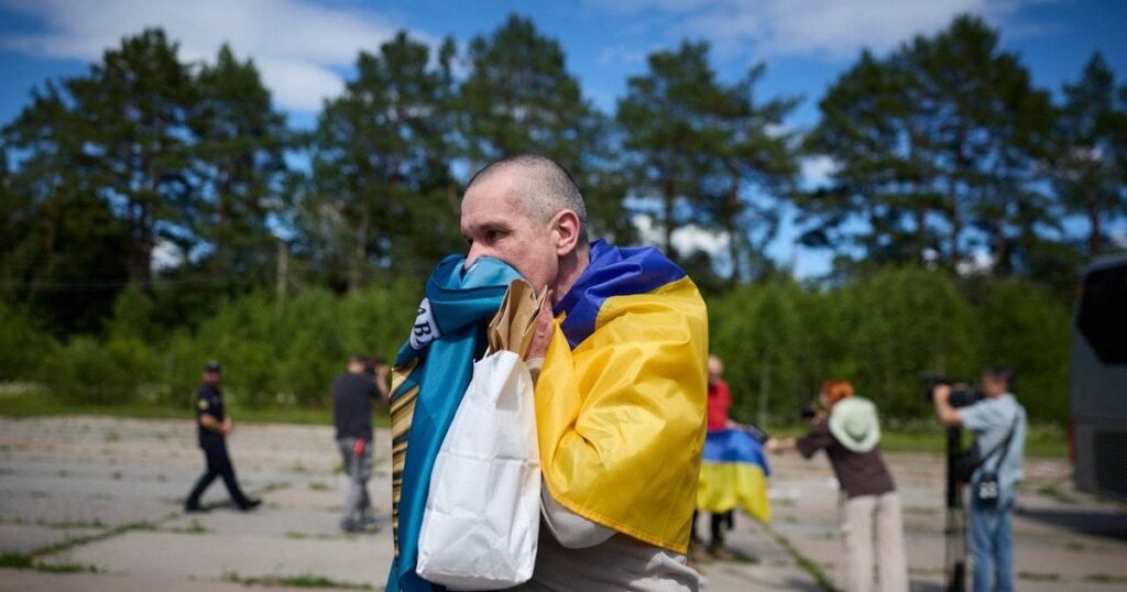 Серед звільнених бійці "Азову" та 58 офіцерів: Лубінець розповів перші подробиці обміну (відео)