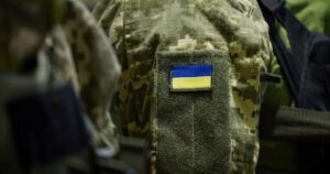 Чіткі терміни служби та відстрочка: в Україні запровадили нові контракти для військових