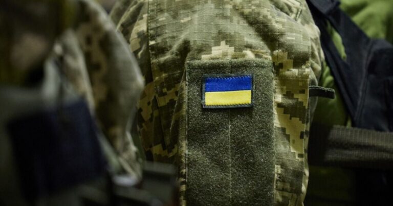 Нові Військові Контракти в Україні: Чіткі Терміни, Гарантована Відстрочка та Покращене Фінансове Забезпечення – Ваш Путівник до Служби!