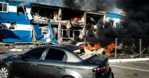 Трагедія на Київщині: жахлива атака на завод забрала життя, пошуки під завалами тривають