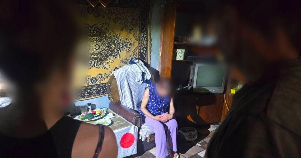 Смерть немовляти у Чопі: мати закопала тіло у дворі — що з'ясувала поліція — Укрaїнa