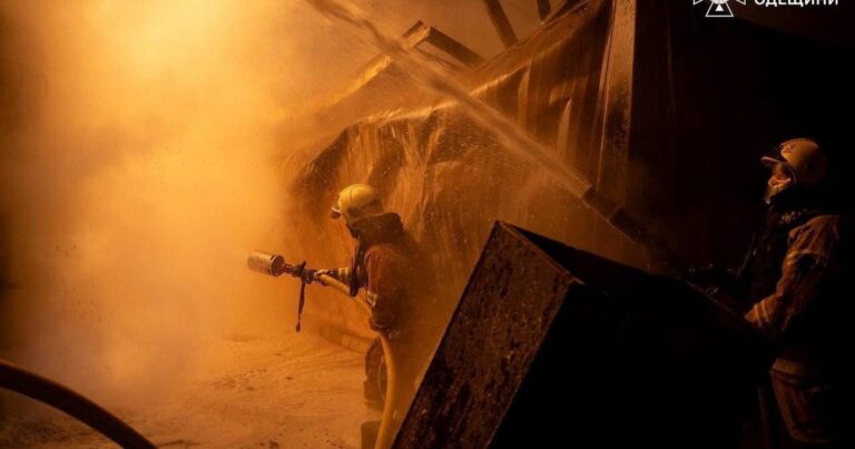 Чорноморські порти під ударом: як атаки Росії загрожують експорту та валюті України