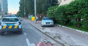 У центрі Києва BMW після зіткнення з ВАЗ збив чоловіка на смерть: водія затримали, нові подробиці