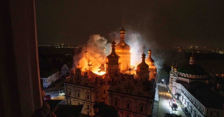 Удар по Києво-Печерській Лаврі: Москва перекручує факти, Україна надає докази