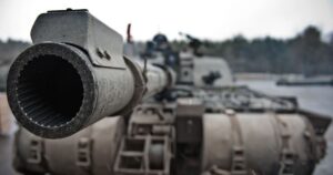 Британія розмістила танки Challenger 2 в Естонії біля кордону з Росією для навчань НАТО — Світ