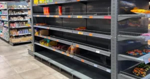 Порожні полиці в АТБ: причини дефіциту та як мережа відновлює поставки